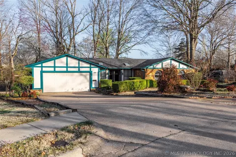 1801 Rolling Hills Pl, Bartlesville, OK 74006