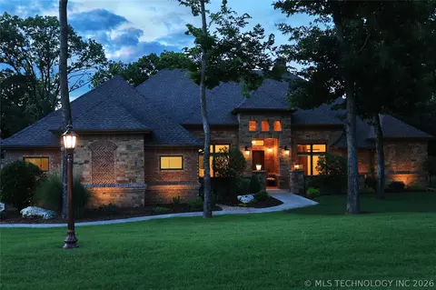 17743 E Red Hawk Rd, Owasso, OK 74055