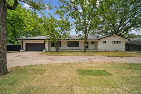 215 S Elliott St, Pryor, OK 74361