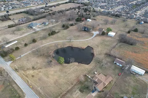 10917 W 33rd Ave W, Jenks, OK 74037