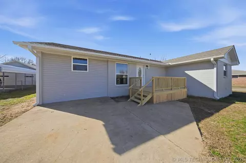 1501 E Moses St, Cushing, OK 74023 photo 3