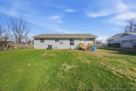 1501 E Moses St, Cushing, OK 74023 photo 4