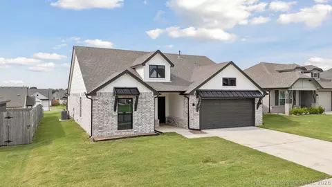 7404 E 89th Pl N, Owasso, OK 74055
