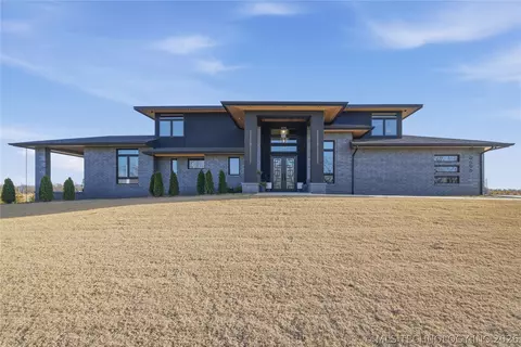9696 E 161st St S, Bixby, OK 74008