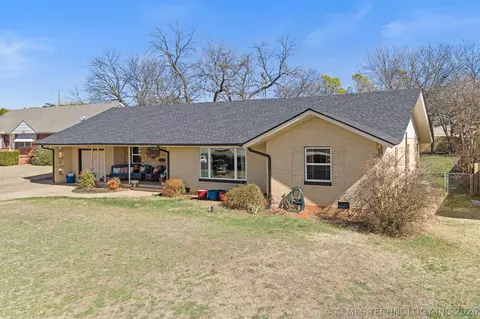 Exterior - 1506 Crescent Dr, Duncan, OK 73533 photo 7 of 8