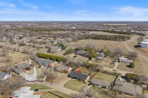 View/Area - 1506 Crescent Dr, Duncan, OK 73533 photo 4 of 5