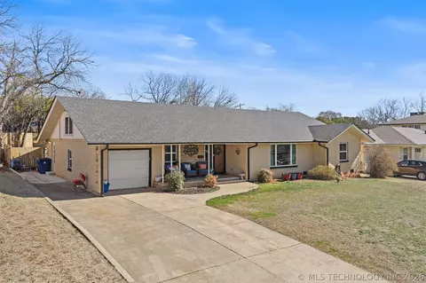 Exterior - 1506 Crescent Dr, Duncan, OK 73533 photo 6 of 8