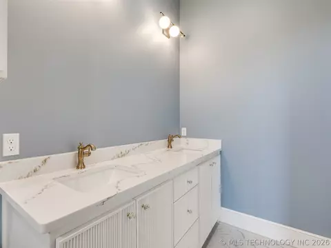 Bath - 295 Falcon Tree Loop, Eufaula, OK 74432 photo 11 of 14