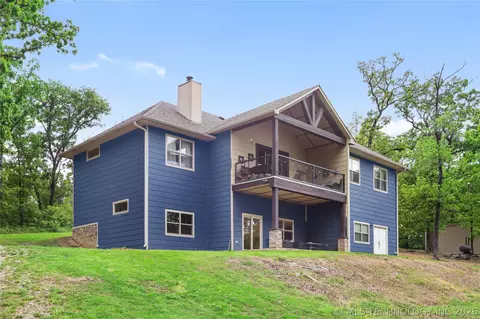 11802 S Hickory Ln, Claremore, OK 74017