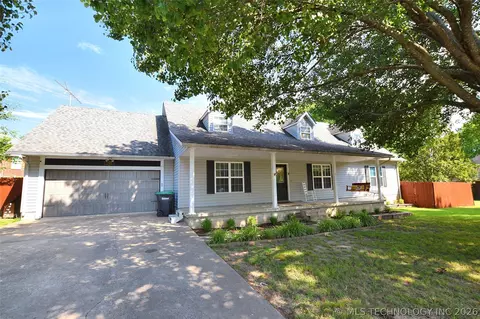 508 Covington Pl, Tahlequah, OK 74464
