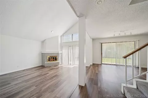 Living - 2948 E 84th Street 39, Tulsa, OK 74137 photo 1 of 8