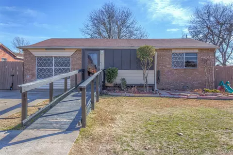 407 N Hillman Ave, Okmulgee, OK 74447