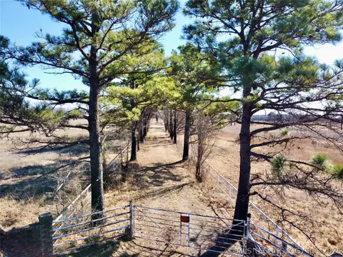 402336 E 1100, Henryetta, OK 74437
