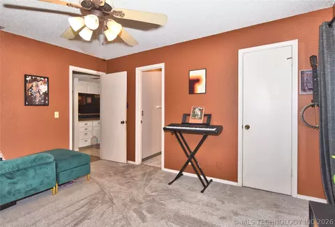 2202 E 55th Court 2202, Tulsa, OK 74105 photo 10