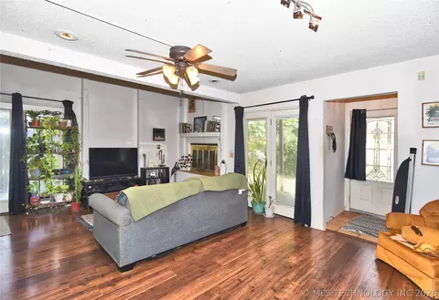2202 E 55th Court 2202, Tulsa, OK 74105 photo 4