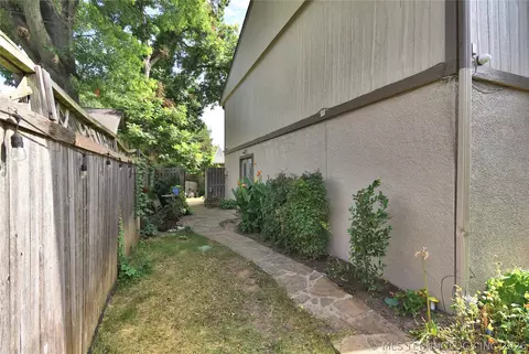 2202 E 55th Court 2202, Tulsa, OK 74105 photo 22