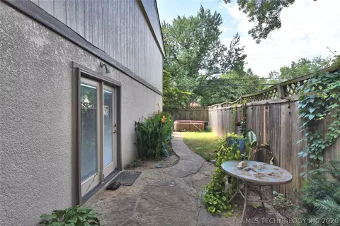 2202 E 55th Court 2202, Tulsa, OK 74105 photo 20