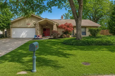 8209 S College Pl, Tulsa, OK 74137
