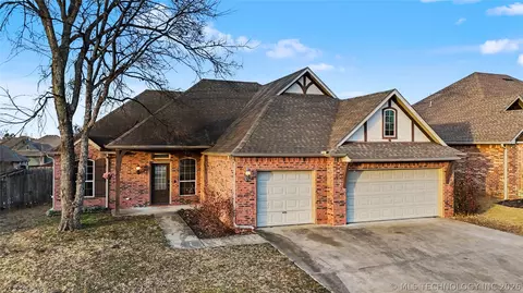 1211 E 135th St S, Glenpool, OK 74033