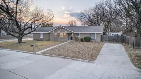 1108 S Poplar Ave, Broken Arrow, OK 74012