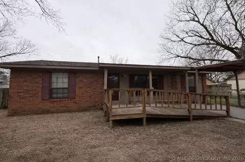 205 W Ragan St, Henryetta, OK 74437