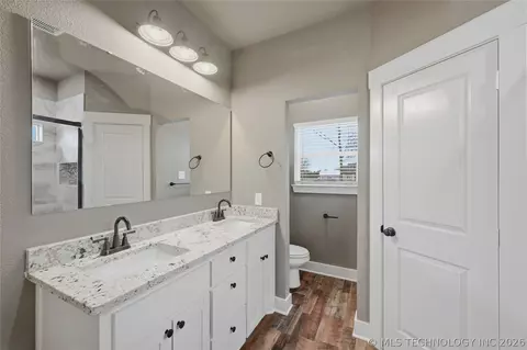 Bath - 116 8th Ave, Colbert, OK 74733 photo 1 of 5