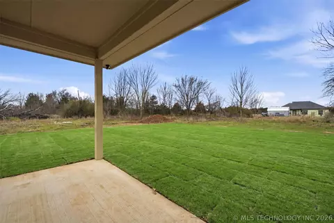 Exterior - 116 8th Ave, Colbert, OK 74733 photo 5 of 5