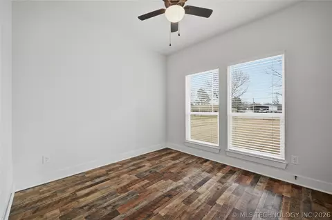 Bedroom - 116 8th Ave, Colbert, OK 74733 photo 2 of 3