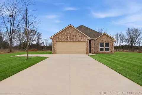 Exterior - 116 8th Ave, Colbert, OK 74733 photo 3 of 5