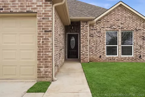 Exterior - 116 8th Ave, Colbert, OK 74733 photo 4 of 5