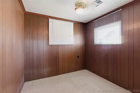 Bedroom - 32262 E 720 Rd, Wagoner, OK 74467 photo 2 of 2