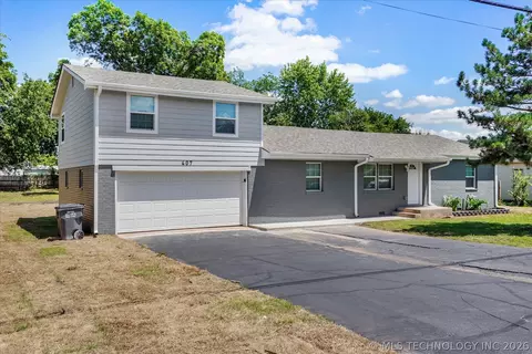 407 N Forest St, Jenks, OK 74037