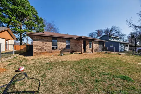 204 Umstead, Colbert, OK 74733 photo 2