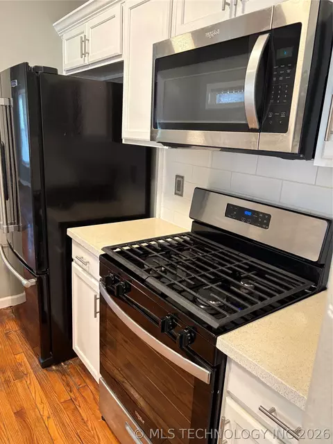 Kitchen - 933 E Maple St, Cushing, OK 74023 photo 2 of 3