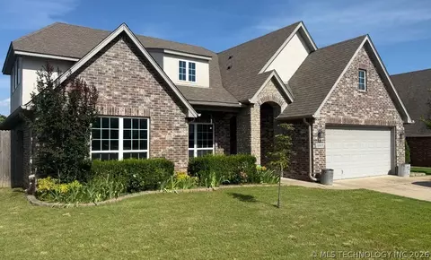 10917 S Sycamore St, Jenks, OK 74037