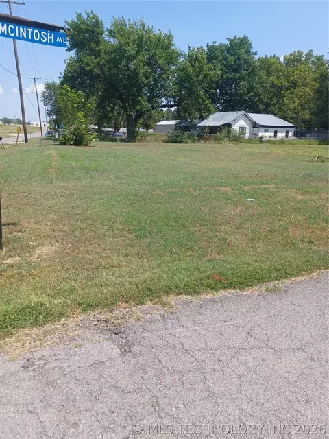 514 SE Main, Checotah, OK 74426 photo 10