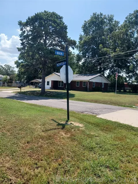 514 SE Main, Checotah, OK 74426 photo 6