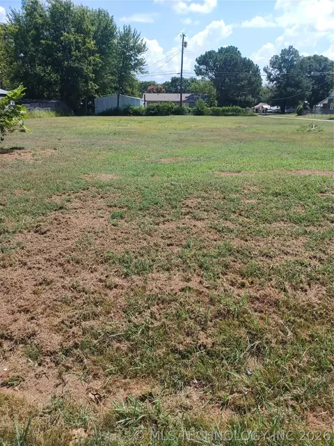 514 SE Main, Checotah, OK 74426 photo 7
