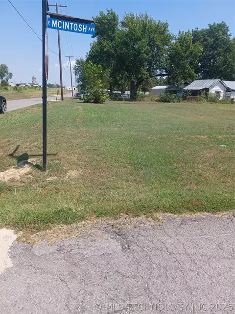 514 SE Main, Checotah, OK 74426 photo 9