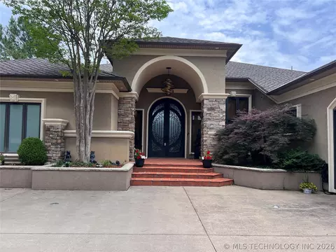 8 Torrey Pines Ct, Mcalester, OK 74501