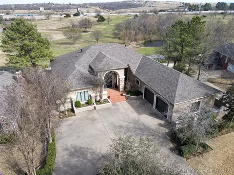 8 Torrey Pines Ct, Mcalester, OK 74501
