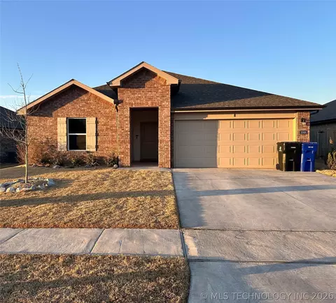 2008 E Vandalia St, Broken Arrow, OK 74012