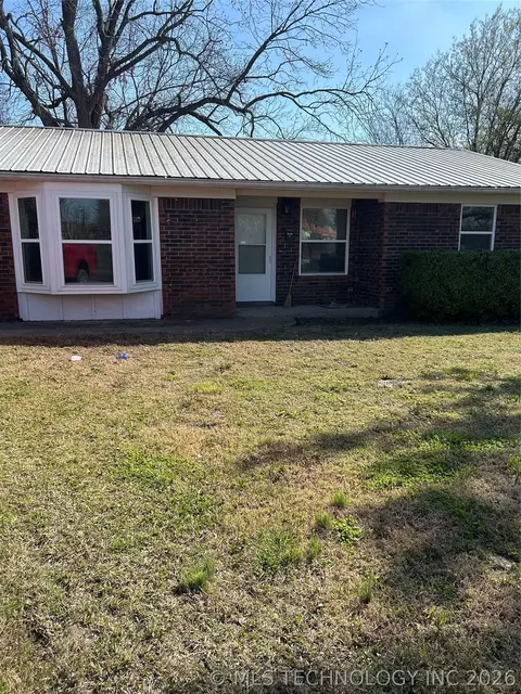 402 F St, Stigler, OK 74462