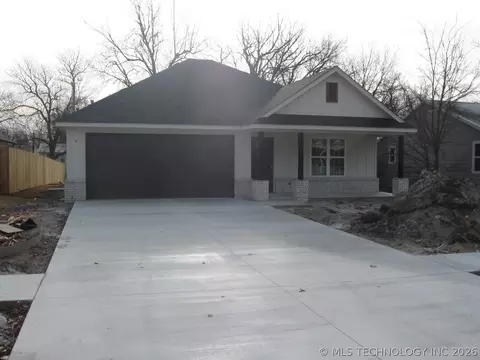 107 S Coo-y-yah Street B, Pryor, OK 74361