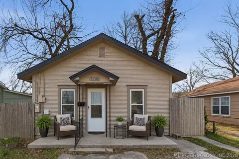 108 E 5th St, Skiatook, OK 74070