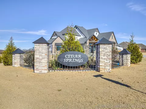 10037 Ratliff Dr, Claremore, OK 74017