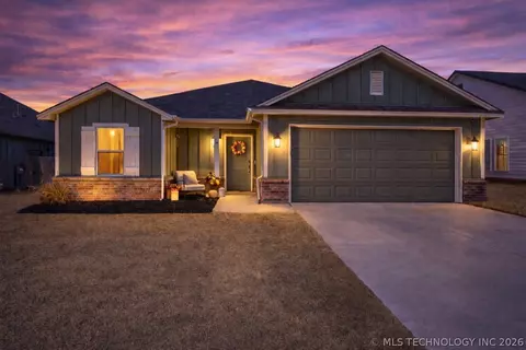 12005 E 108th Pl N, Owasso, OK 74055