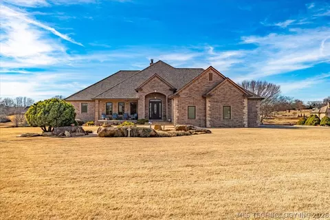 2621 Rabbit Rdg, Bartlesville, OK 74006