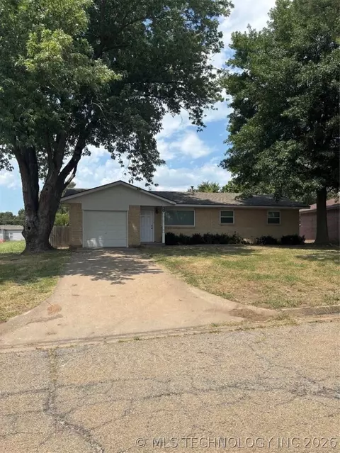 1436 E Moses St, Cushing, OK 74023