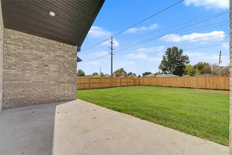 Exterior - 2807 E Liberty Pl, Broken Arrow, OK 74014 photo 3 of 7